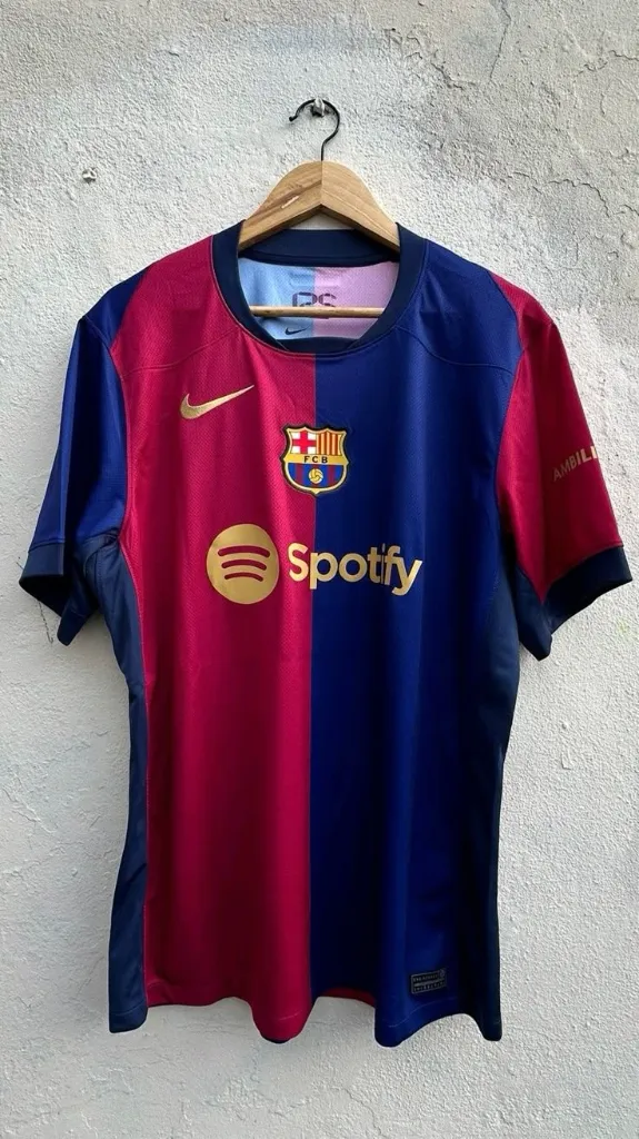 Camisa do FC Barcelona.webp